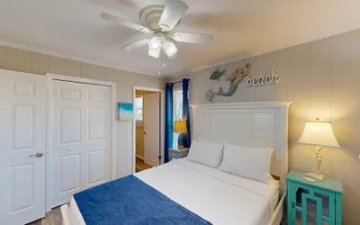Photo 3 - Beach Home With Private Pool & Beach Access- Sleeps 4