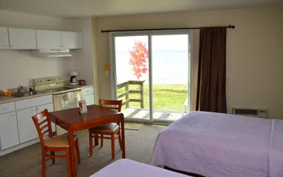 Photo 2 - Lake View Motel & Gift Shop