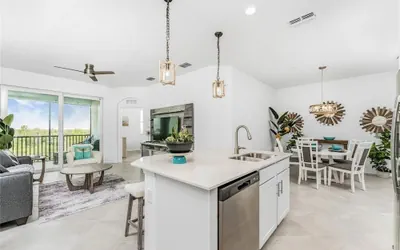 Photo 2 - 14141 Heritage Landing Blvd #931