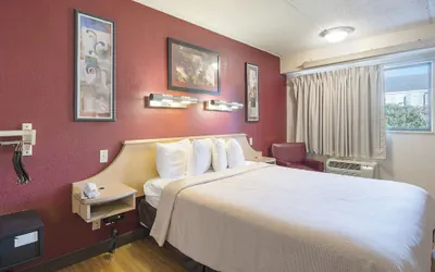 Photo 5 - BAY INN