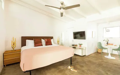 Photo 4 - 2 Rooms, Sleeps 8 Retro Hotel w/ Pool Wesley King Studio Buyout by Avantstay