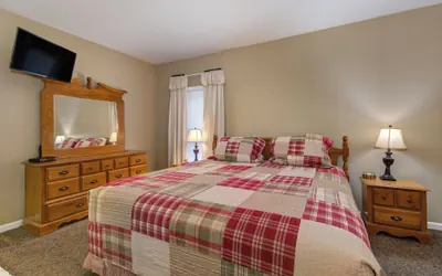 Photo 5 - Colonial Crest Condo Unit #113