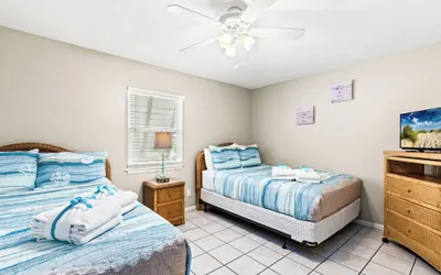 Photo 5 - Surfs Up! Pet-friendly, 2BR 2BA Beachfront Townhouse, Sleeps 8!