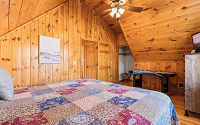 Photo 3 - Bear Hideaway Cozy 3BR Cabin