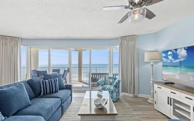 Photo 2 - Come Enjoy KC & The Sunshine State: 3-bed, 3-bath With Stunning Ocean Views