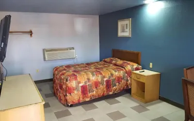 Photo 3 - Budget Motel