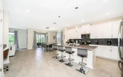 Photo 4 - Stunning Game Room Pool Jacuzzi Storey Lake 2799