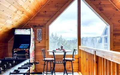 Photo 4 - Mountains are Calling by Avantstay Sleeps 8 Hot Tub + Game Loft Located in Douglas Lake Resort