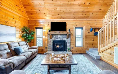 Photo 2 - Mountains are Calling by Avantstay Sleeps 8 Hot Tub + Game Loft Located in Douglas Lake Resort