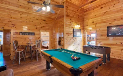 Photo 3 - 100 Guests Blackthorn Sister Smokies Homes Luxury Mountain Retreat