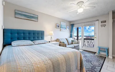 Photo 4 - Beachfront Bliss Cozy Studio!