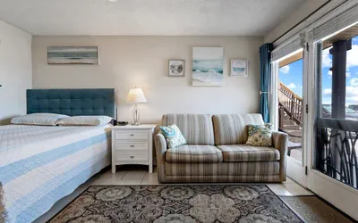 Photo 5 - Beachfront Bliss Cozy Studio!