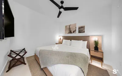 Photo 2 - Chic Downtown Retreat 1BR Apartment