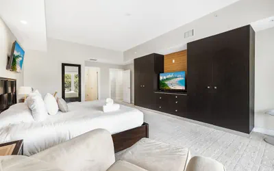 Photo 5 - Two-Level Town House-Doral location-We Host