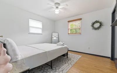 Photo 4 - Noir Manor 3BR House