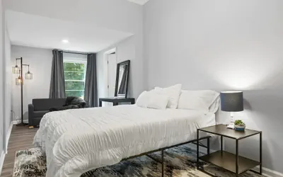Photo 5 - Recently Renovated Chic Durham Farmhouse