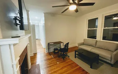 Photo 2 - Renovated 1 Bedroom in Forest Hills - B