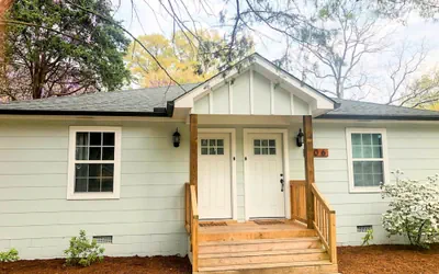 Photo 2 - Renovated Cottage Minutes From Downtown