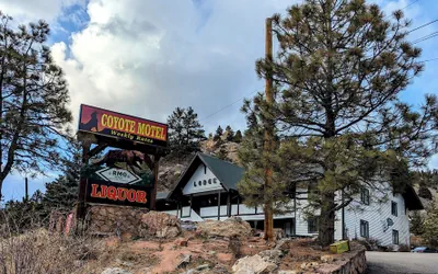Photo 4 - Coyote Motel West