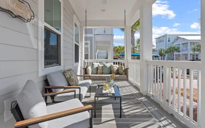 Photo 4 - Walk to the Beach Pool 5bdr 3 Porches Beach Sea-ker s Retreat by Avantstay