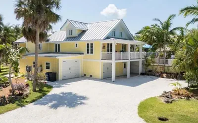 Photo 4 - 3 br Private Suite in our Waterfront Paradise