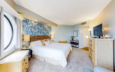 Photo 3 - Surfside Resort #404