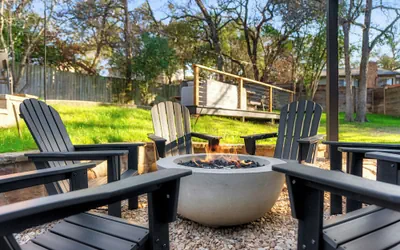 Photo 2 - Luxury Zilker Home Pool Hot Tub Kitchen