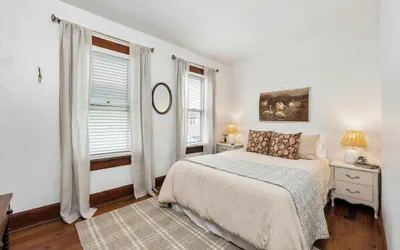 Photo 5 - German Charm Suites Sleeps 8!