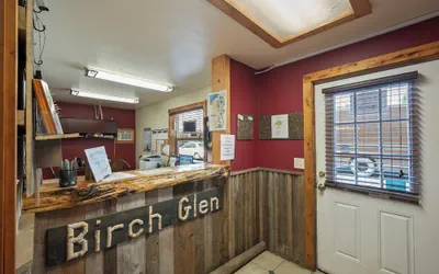 Photo 4 - Birch Glen Hotel