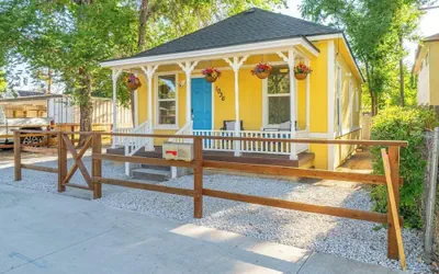 Photo 2 - Charming Family 2BR Midtown Reno - Pets Welcome