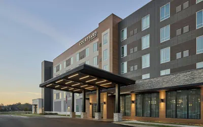 Photo 2 - Courtyard by Marriott Huntsville-Madison