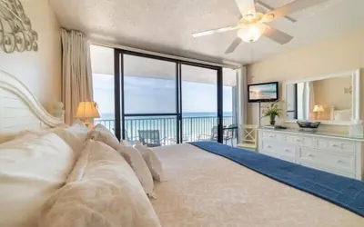 Photo 3 - Leeward 403