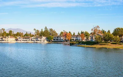 Photo 5 - Waterfront Retreat With Stunning Views Modern Co