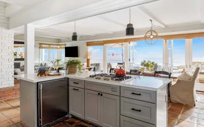 Photo 5 - Unbeatable Beachfront Bliss w/ Ocean Views, Luxe Interiors & Patio Beach Road