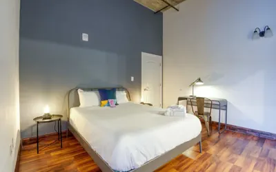 Photo 2 - Sosuite 1BR Apt w W/d, Gym, On-site Restaurant