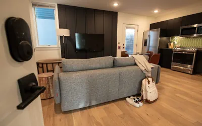 Photo 5 - Sosuite 1BR Apt w Patio W D Sofabed