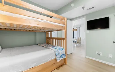 Photo 4 - Romar Place 806