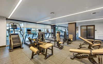 Photo 5 - Luxury 2BR by Oneluxstay