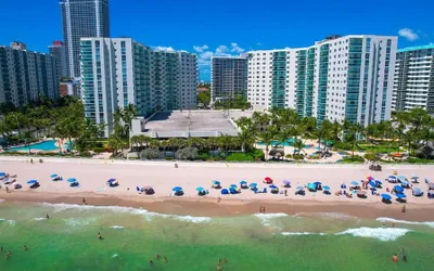 Photo 2 - GLOBALSTAY Tides Hollywood Beach Retreat