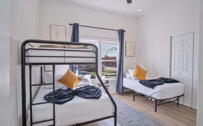 Photo 4 - Create Memories 4BR 3BA Near Riverwalk Downtown