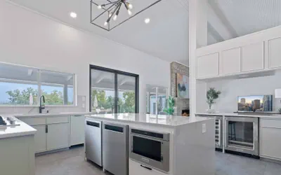Photo 3 - Luxurious Modern Retreat With Private Pool Patio