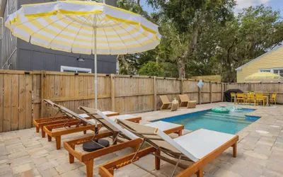 Photo 3 - Fun Airy Florida Vacation Home With Private Pool