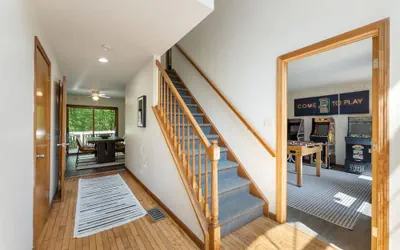 Photo 3 - Charming Poconos Retreat With hot tub Fireplace