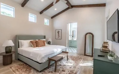 Photo 3 - Stunning Vanderbilt Beach House With Heated Pool