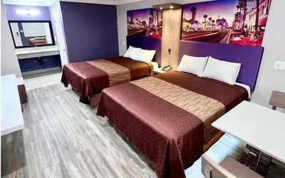 Photo 3 - Paradise Inn