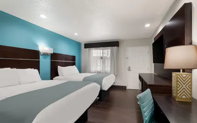 Photo 5 - Spanish Trails Inn