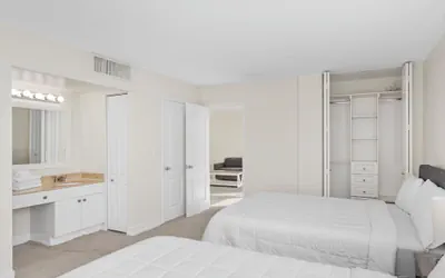 Photo 3 - Bay Harbor Sunset Apt 3C
