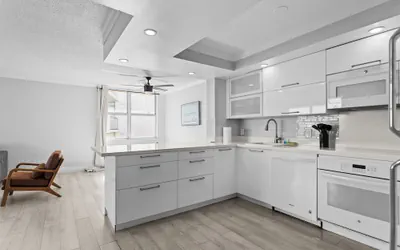 Photo 4 - Bay Harbor Sunset Apt 5A