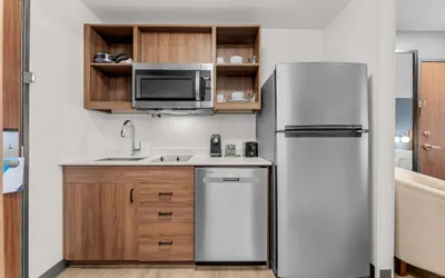 Photo 2 - Everhome Suites Somerset - South Brunswick by Choice Hotels