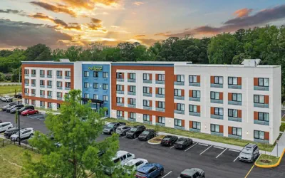 Photo 2 - YourSpace Hotels Chesapeake